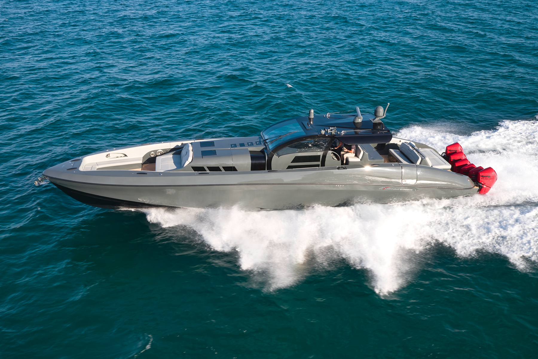 Midnight Express 60 Pied-A-Mer